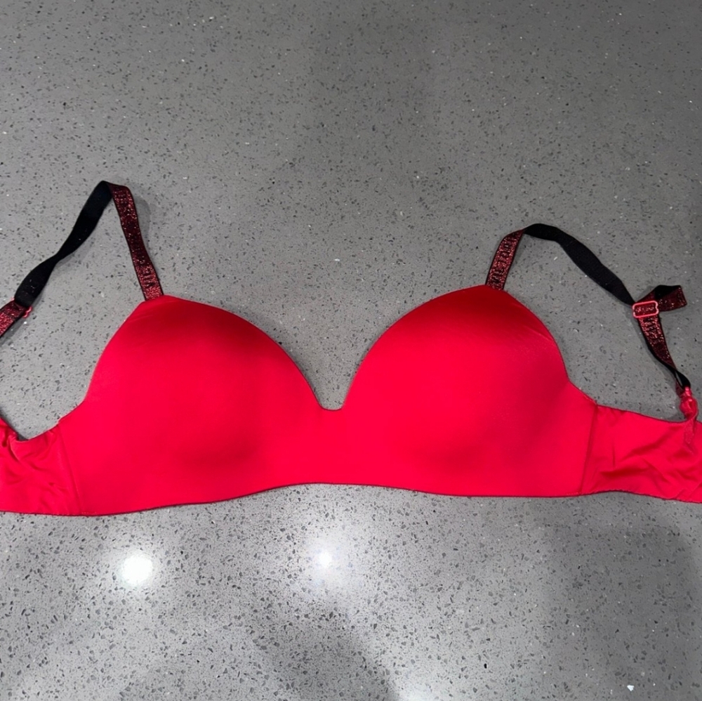 SOLD SOLD SOLD Wireless 34dd bra